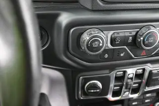 Jeep Wrangler Unlimited 2018 4x4 Sport 4 puertas SUV (lanzamiento a mitad de año)