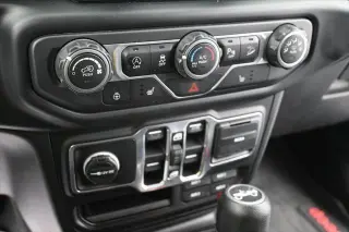 Jeep Wrangler Unlimited 2018 4x4 Sport 4 puertas SUV (lanzamiento a mitad de año)