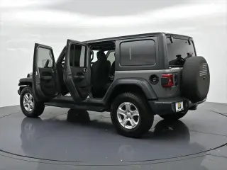 Jeep Wrangler Unlimited 2018 4x4 Sport 4 puertas SUV (lanzamiento a mitad de año)