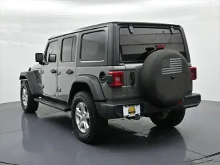 Jeep Wrangler Unlimited 2018 4x4 Sport 4 puertas SUV (lanzamiento a mitad de año)