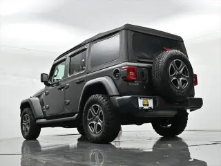 Jeep Wrangler Unlimited 2018 4x4 Sport 4p SUV (lanzamiento de mitad de año)