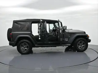 Jeep Wrangler Unlimited 2018 4x4 Sport 4p SUV (lanzamiento de mitad de año)