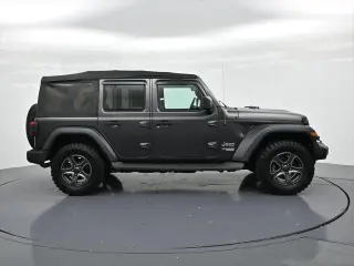 Jeep Wrangler Unlimited 2018 4x4 Sport 4p SUV (lanzamiento de mitad de año)