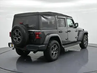 Jeep Wrangler Unlimited 2018 4x4 Sport 4p SUV (lanzamiento de mitad de año)