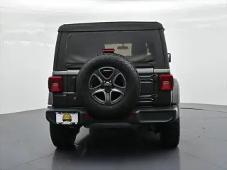 Jeep Wrangler Unlimited 2018 4x4 Sport 4p SUV (lanzamiento de mitad de año)