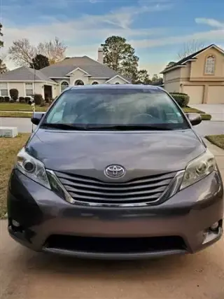 2014 Toyota SIENNA XLE