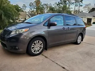 2014 Toyota SIENNA XLE