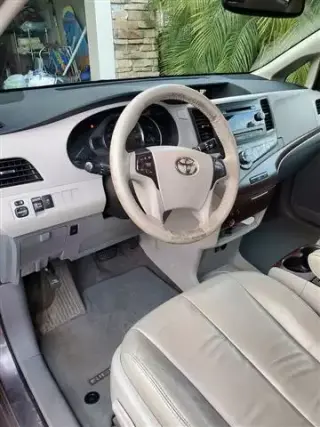 2014 Toyota SIENNA XLE