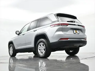 Jeep Grand Cherokee 2023 4x4 Laredo 4p SUV