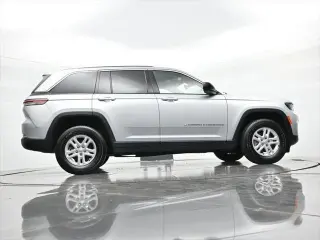 Jeep Grand Cherokee 2023 4x4 Laredo 4p SUV