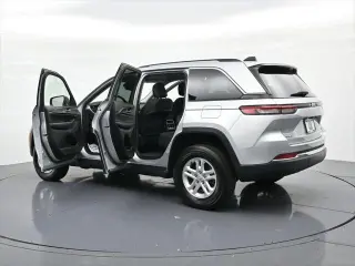 Jeep Grand Cherokee 2023 4x4 Laredo 4p SUV