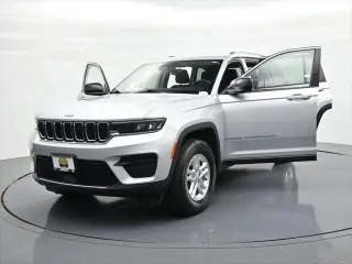 Jeep Grand Cherokee 2023 4x4 Laredo 4p SUV