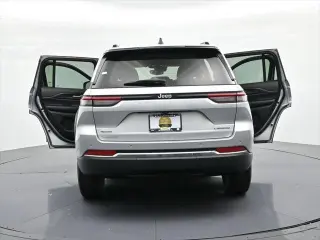 Jeep Grand Cherokee 2023 4x4 Laredo 4p SUV