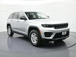 Jeep Grand Cherokee 2023 4x4 Laredo 4p SUV