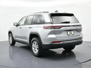 Jeep Grand Cherokee 2023 4x4 Laredo 4p SUV