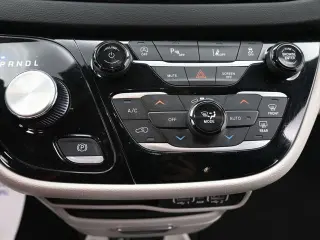 Chrysler Pacifica 2024 Touring L Minivan 4p
