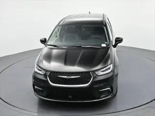 Chrysler Pacifica 2024 Touring L Minivan 4p