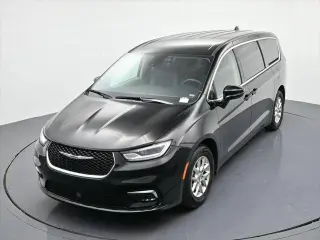 Chrysler Pacifica 2024 Touring L Minivan 4p