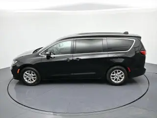Chrysler Pacifica 2024 Touring L Minivan 4p