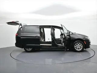 Chrysler Pacifica 2024 Touring L Minivan 4p