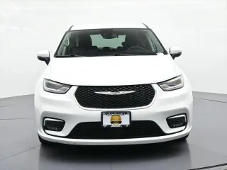 Chrysler Pacifica 2023 Touring L Minivan 4p
