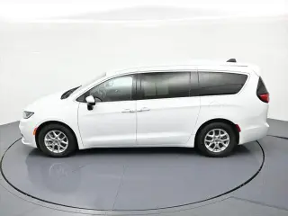 Chrysler Pacifica 2023 Touring L Minivan 4p