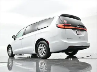 Chrysler Pacifica 2023 Touring L Minivan 4p