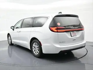 Chrysler Pacifica 2023 Touring L Minivan 4p