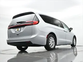 Chrysler Pacifica 2024 Touring L Minivan 4p.