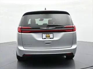 Chrysler Pacifica 2024 Touring L Minivan 4p.