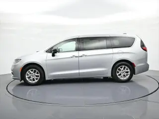 Chrysler Pacifica 2024 Touring L Minivan 4p.