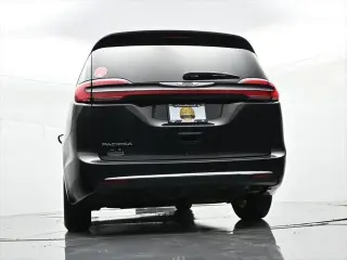 Chrysler Pacifica 2023 Touring L 4 puertas minivan