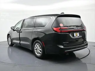 Chrysler Pacifica 2023 Touring L 4 puertas minivan