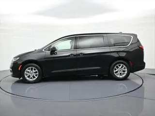 Chrysler Pacifica 2023 Touring L 4 puertas minivan
