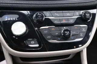 Chrysler Pacifica 2023 Limited 4dr Furgoneta Mini