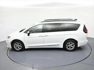 Chrysler Pacifica 2023 Limited 4dr Furgoneta Mini