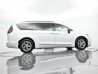 Chrysler Pacifica 2023 Limited 4dr Furgoneta Mini