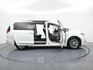 Chrysler Pacifica 2023 Limited 4dr Furgoneta Mini