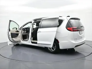Chrysler Pacifica 2023 Limited 4dr Furgoneta Mini
