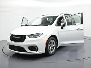 Chrysler Pacifica 2023 Limited 4dr Furgoneta Mini