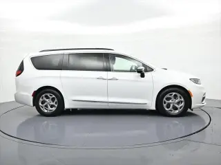 Chrysler Pacifica 2023 Limited 4dr Furgoneta Mini