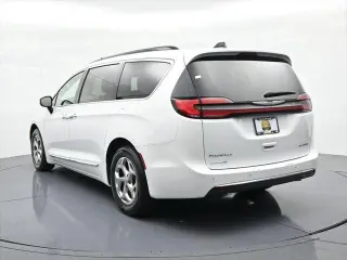Chrysler Pacifica 2023 Limited 4dr Furgoneta Mini