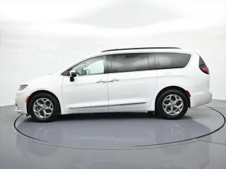 Chrysler Pacifica 2023 Limited 4dr Furgoneta Mini
