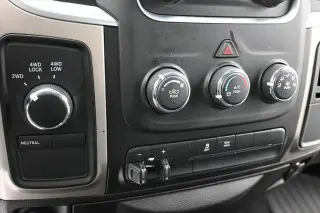 Ram 2500 2018 4x4 SLT 6 plazas Cabina Completa Estribos Laterales 6.3 pies