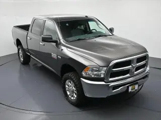 Ram 2500 2018 4x4 SLT 6 plazas Cabina Completa Estribos Laterales 6.3 pies