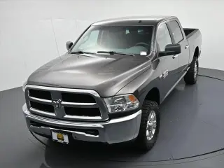 Ram 2500 2018 4x4 SLT 6 plazas Cabina Completa Estribos Laterales 6.3 pies