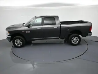 Ram 2500 2018 4x4 SLT 6 plazas Cabina Completa Estribos Laterales 6.3 pies