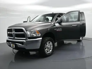 Ram 2500 2018 4x4 SLT 6 plazas Cabina Completa Estribos Laterales 6.3 pies