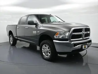 Ram 2500 2018 4x4 SLT 6 plazas Cabina Completa Estribos Laterales 6.3 pies