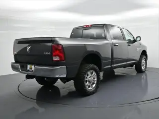 Ram 2500 2018 4x4 SLT 6 plazas Cabina Completa Estribos Laterales 6.3 pies